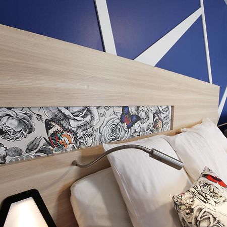 Best Western Hotel De Paris Laval  Bagian luar foto