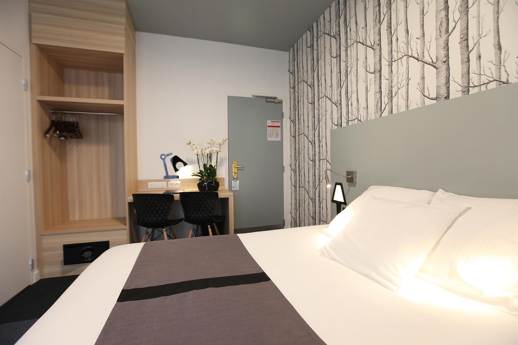 Best Western Hotel De Paris Laval  Bagian luar foto