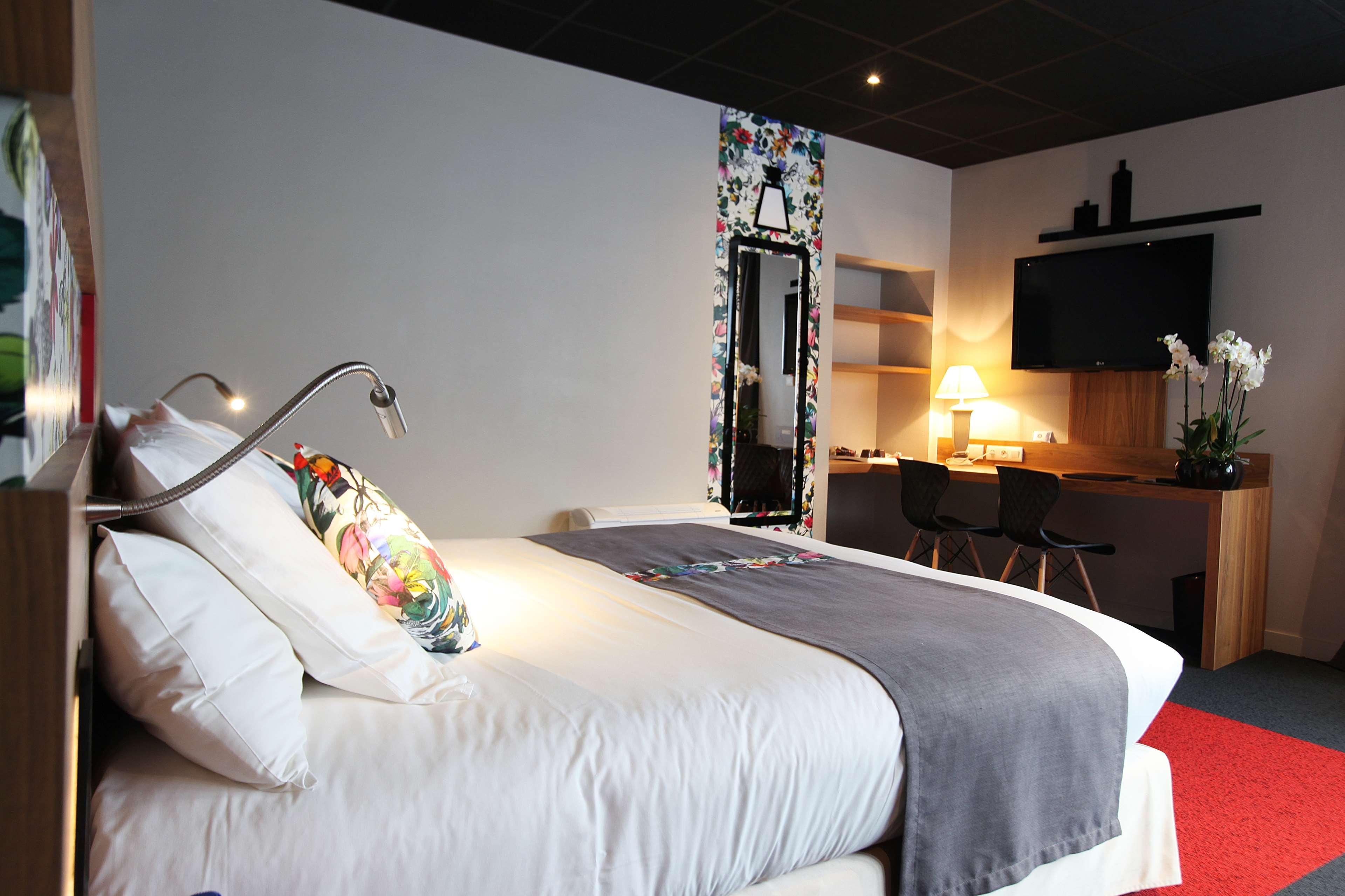 Best Western Hotel De Paris Laval  Bagian luar foto