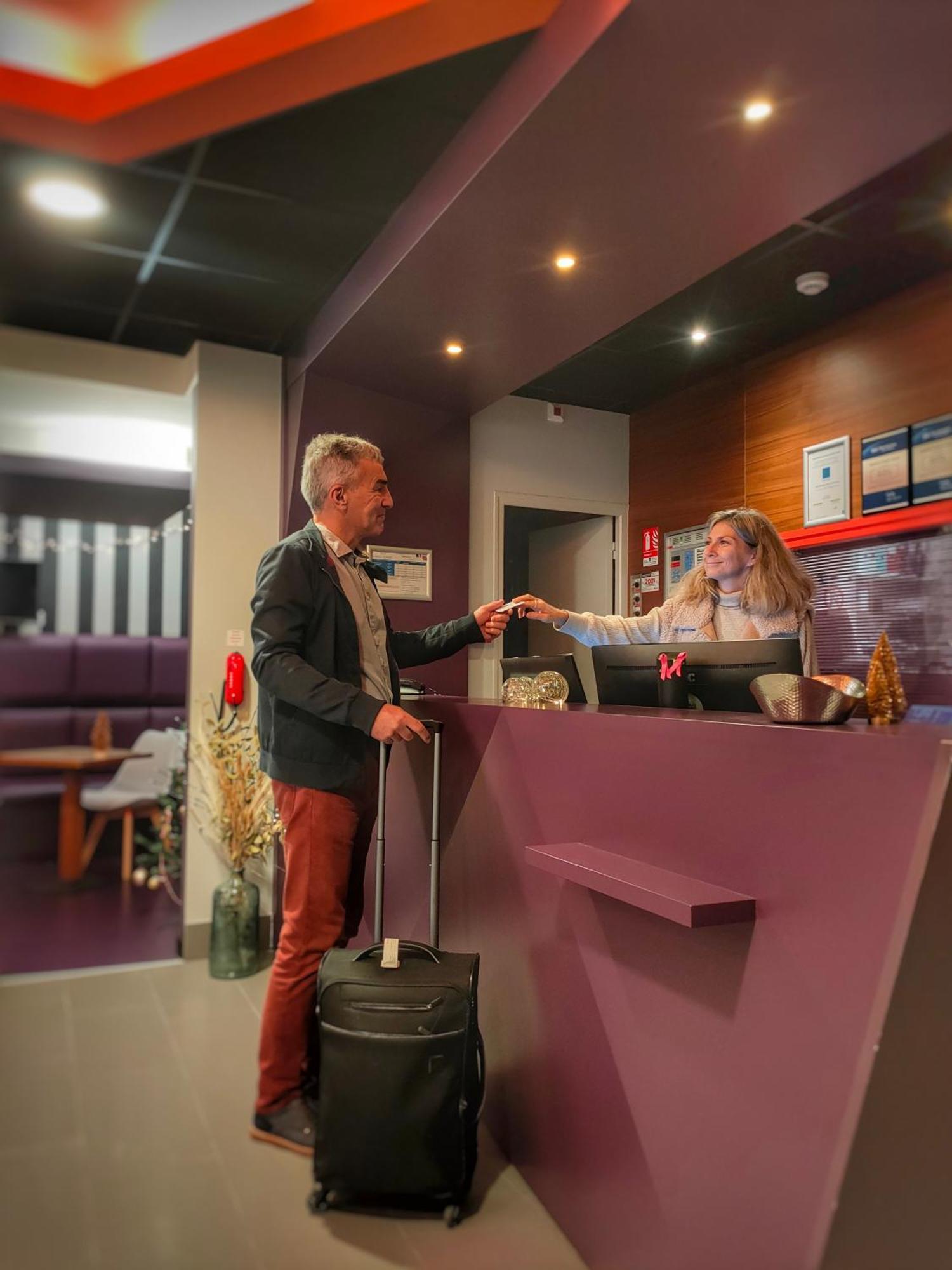 Best Western Hotel De Paris Laval  Bagian luar foto