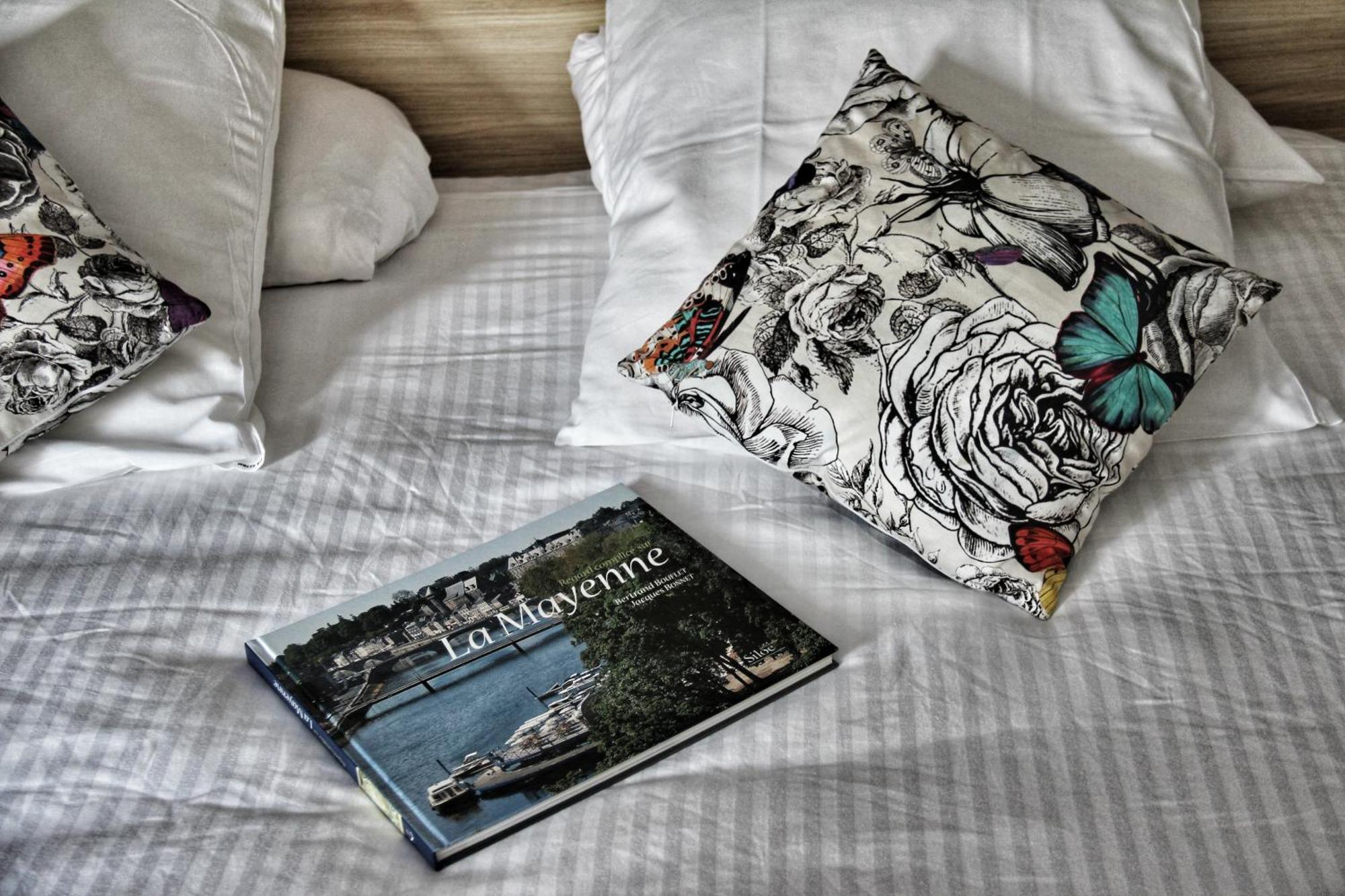 Best Western Hotel De Paris Laval  Bagian luar foto