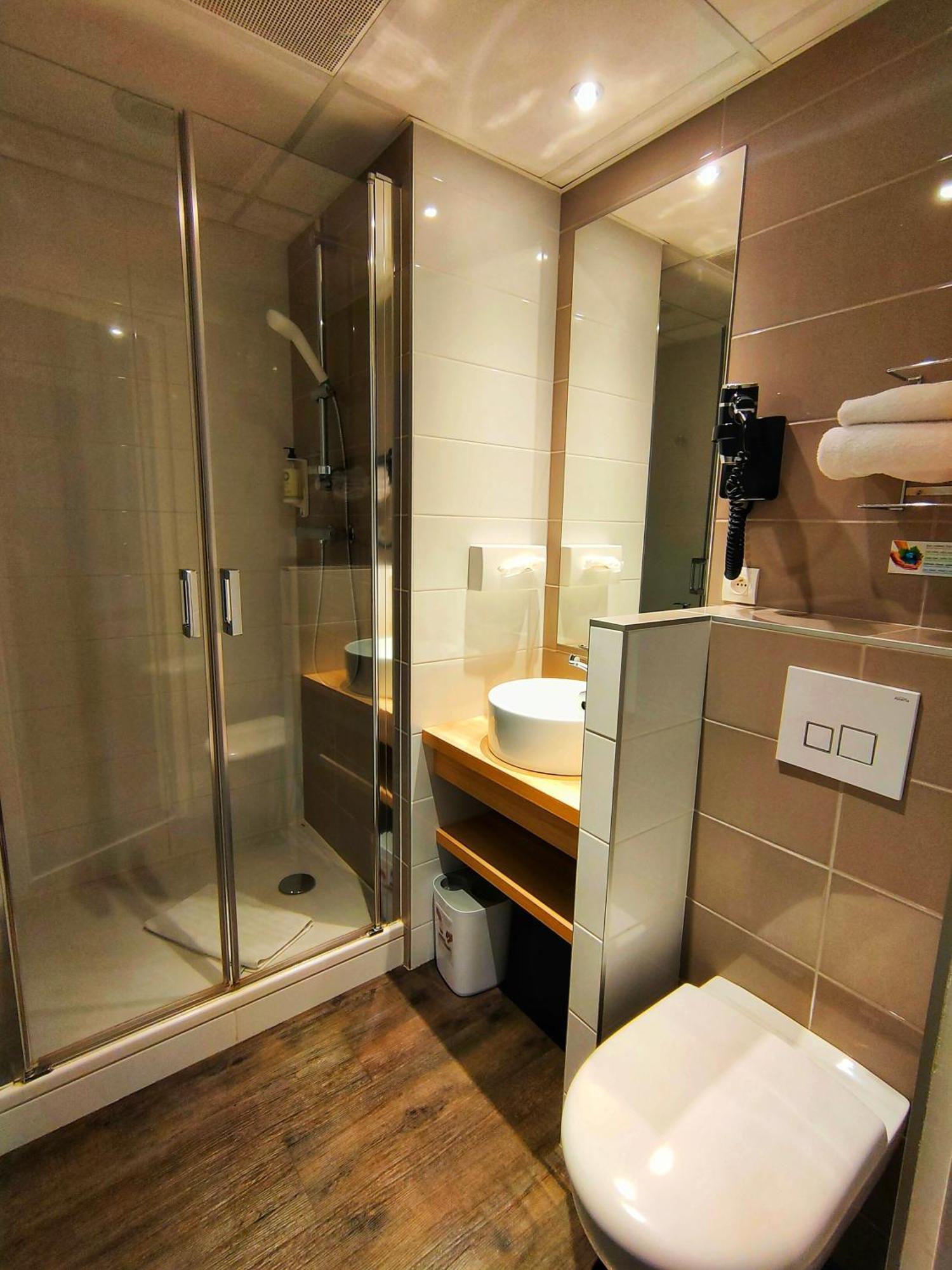 Best Western Hotel De Paris Laval  Bagian luar foto
