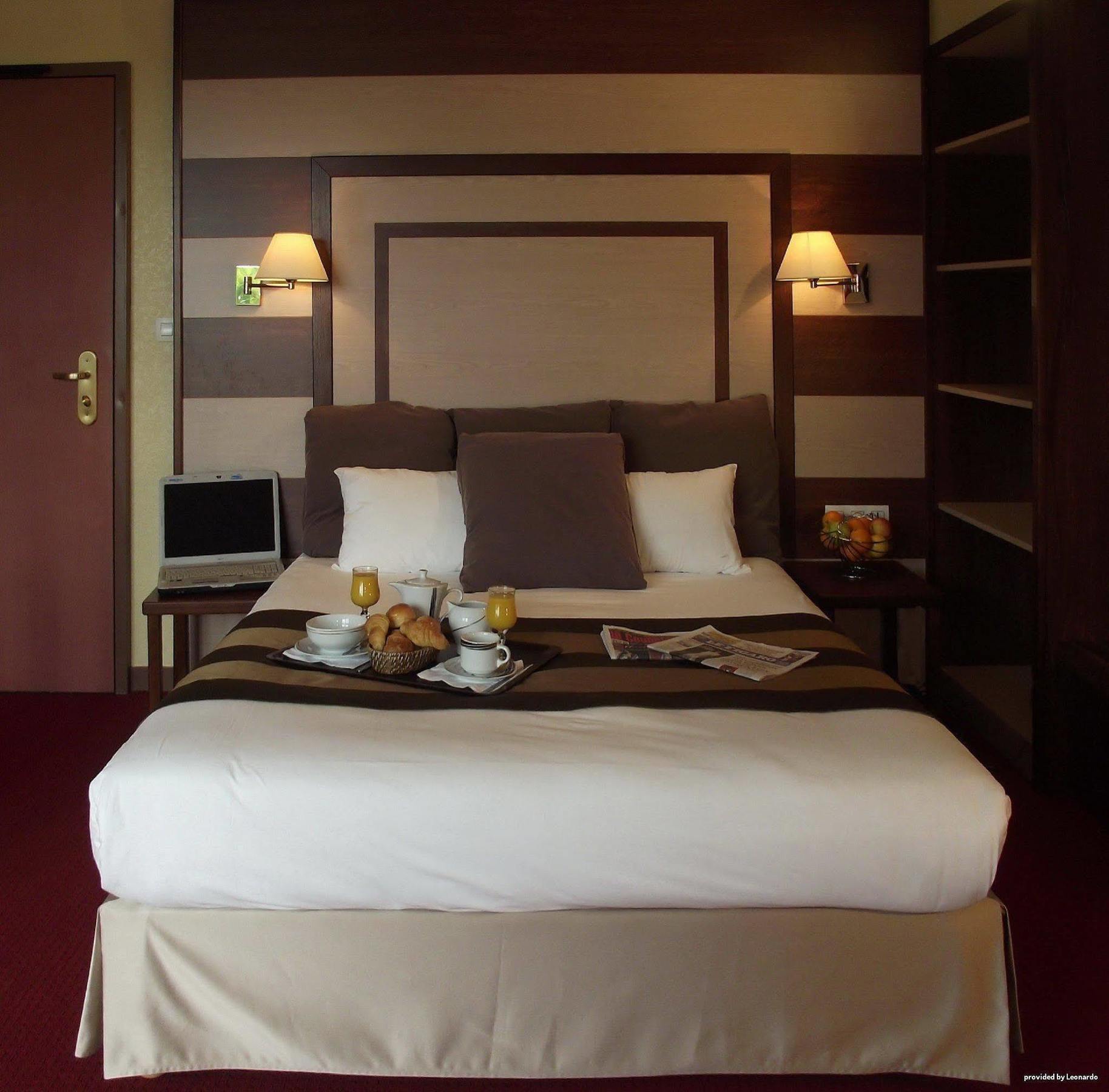 Best Western Hotel De Paris Laval  Ruang foto
