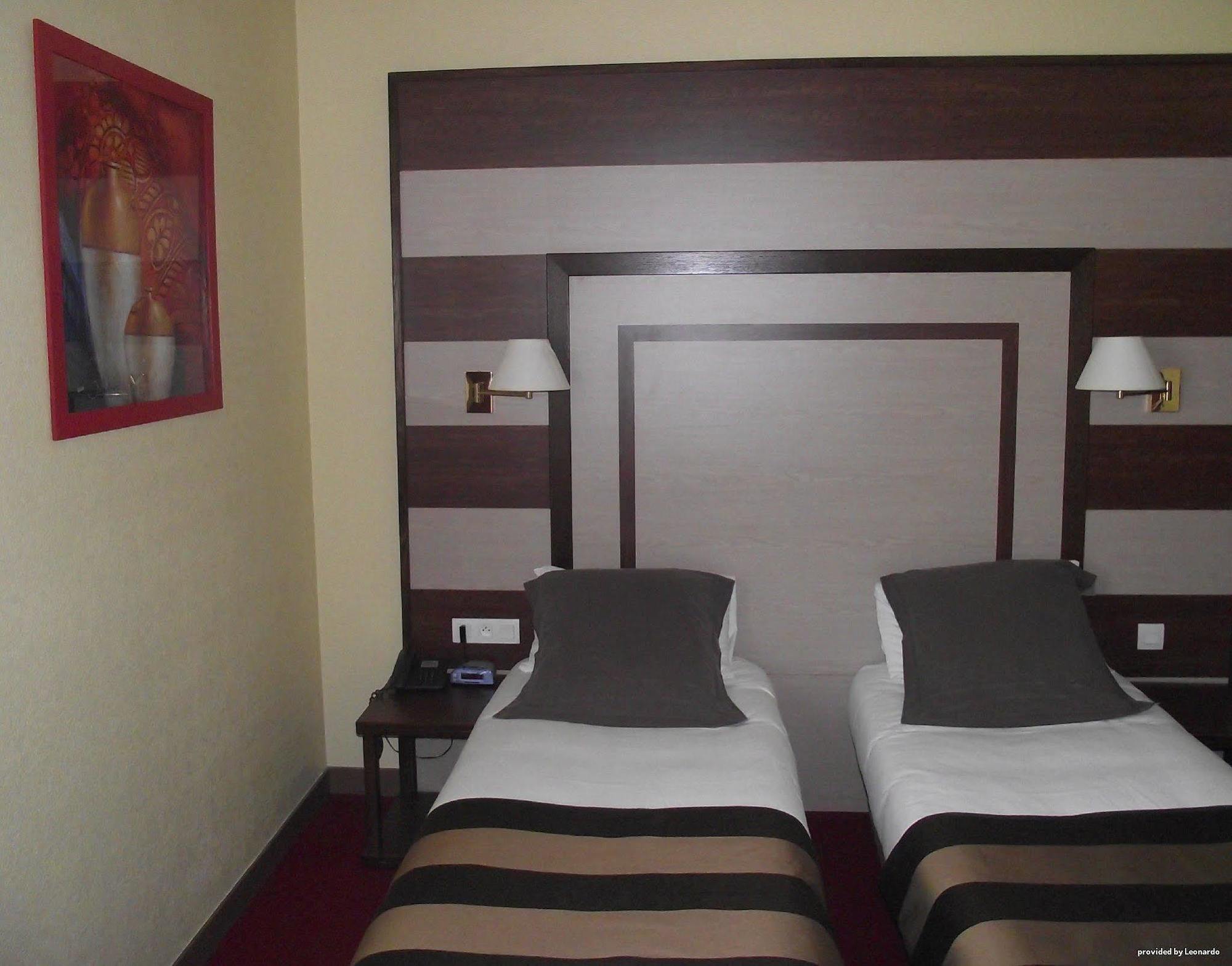Best Western Hotel De Paris Laval  Ruang foto