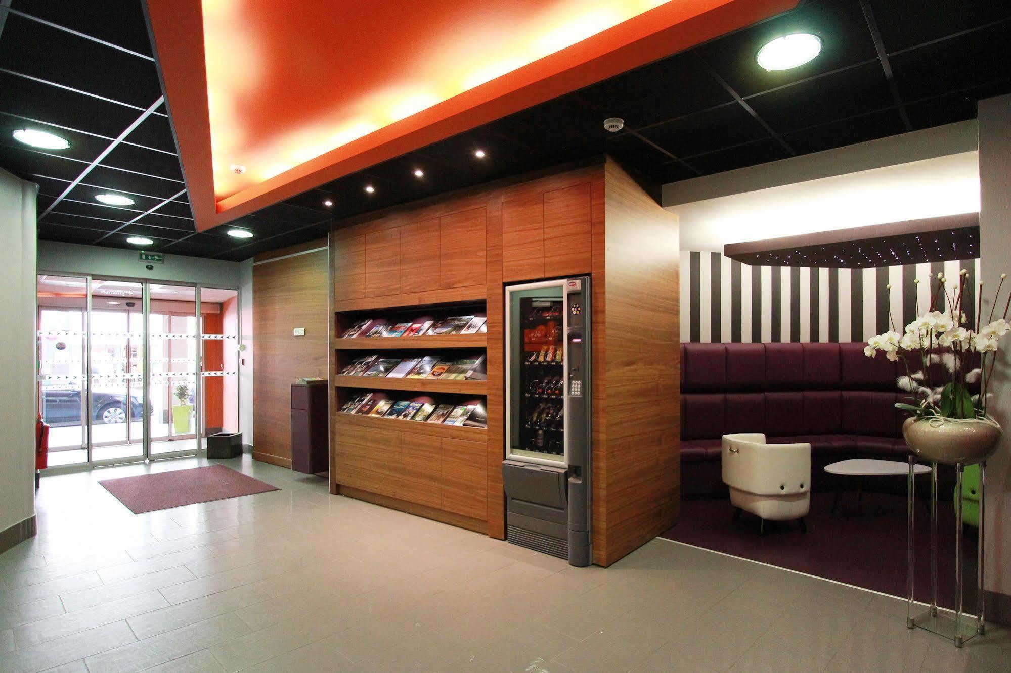 Best Western Hotel De Paris Laval  Bagian luar foto